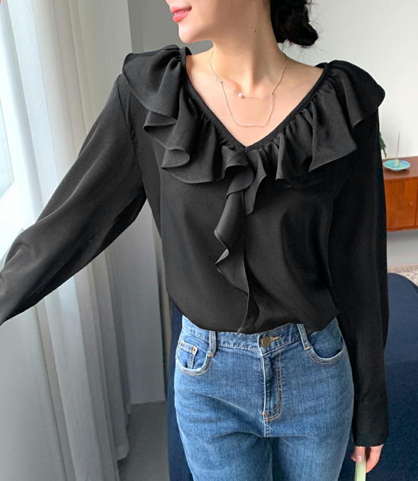 Vネックフリルブラウス・全3色・t65581 レディース 【bl】韓国ファッション トップス ブラウス 長袖 Vネック フリル カフスボタン シンプル リボン 襟コン ルーズ デコルテ 体型カバー ガーリー オフィスカジュアル フェミニン 秋 冬