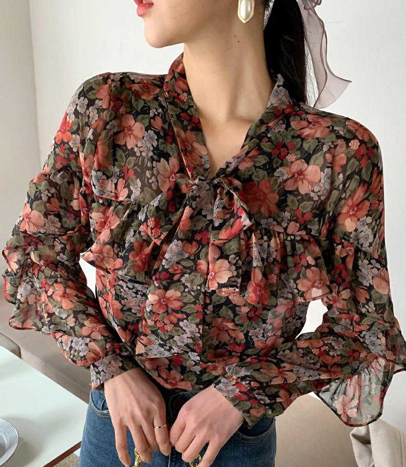 ボウタイフローラルブラウス・全2色・b65583 レディース 【bl】韓国ファッション トップス ブラウス 長袖 Vネック ボウタイ 花柄 フローラル フラワー シンプル リボン スリム 体型カバー ガーリー カジュアル フェミニン 秋 冬