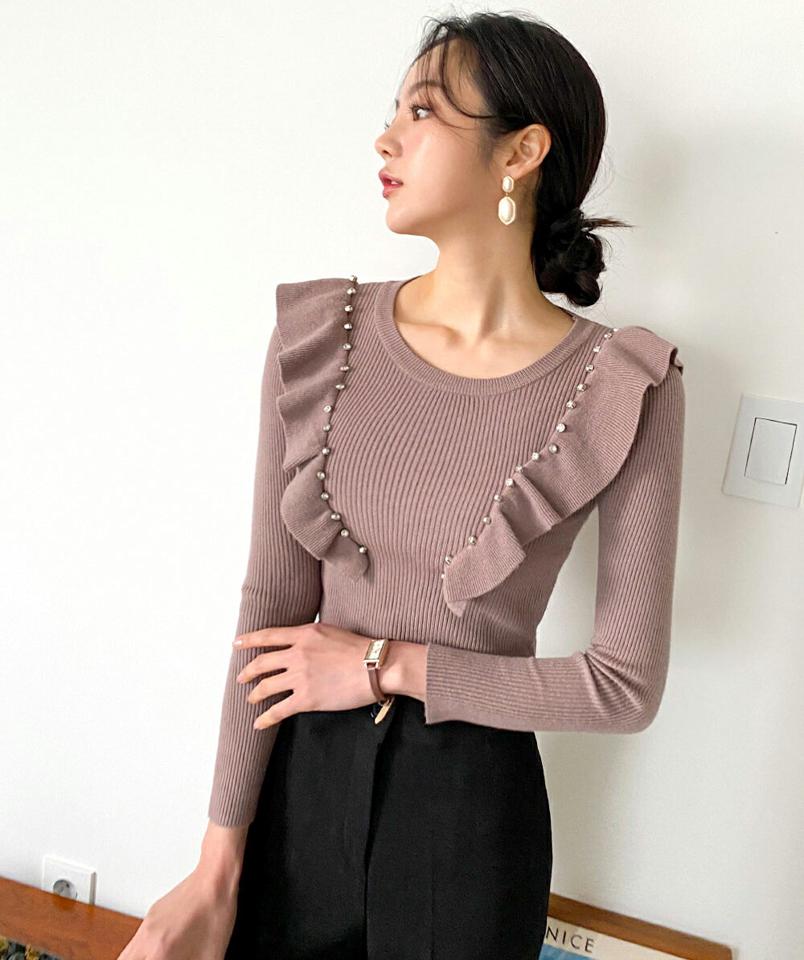 キュービックラッフルニット・全2色・b65611 レディース 【tops】韓国ファッション トップス ニット 大人 長袖 ラウンドネック キュービック ラッフル シンプル スリム カラーニット 体型カバー フェミニン カジュアル 秋 冬