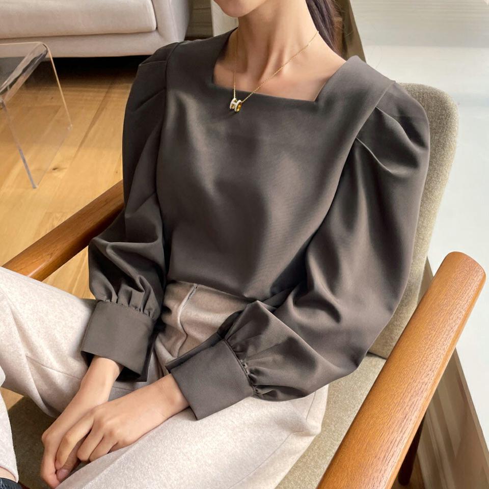 スクエアネックパフブラウス・全3・b58561 レディース 【bl】韓国ファッション トップス ブラウス 長袖 スクエアネック パフ ギャザー タック 無地 シンプル 大人 体型カバー ルーズ ガーリー カジュアル フェミニン 秋 冬