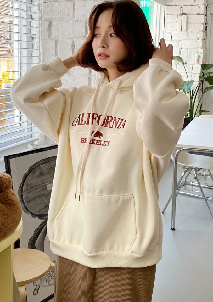 裏起毛刺繍ロゴパーカー・全4色・t58563 レディース 【tops】韓国ファッション トップス パーカー 大人 長袖 フード 裏起毛 刺繍 レタリング ロゴ ルーズ ロング丈 シンプル カジュアル 体型カバー 細身 フェミニン 上品 秋 冬