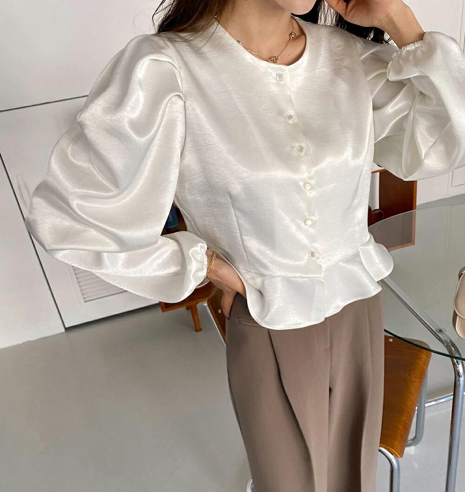 サテンパフブラウス・全2色・t65835 レディース 【bl】韓国ファッション トップス ブラウス 長袖 ラウンドネック パフスリーブブ フリル ボタン 無地 シンプル 大人 ルーズ ガーリー カジュアル フェミニン 秋 冬