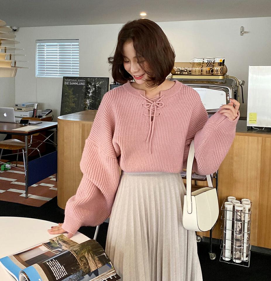 カシミヤ混レースアップニット・全2色・t63215 レディース 【tops】韓国ファッション トップス ニット 大人 長袖 ラウンドネック カシミヤ混 レースアップ カラーニット 無地 シンプル ウール混 ルーズ 体型カバー フェミニン 秋 冬