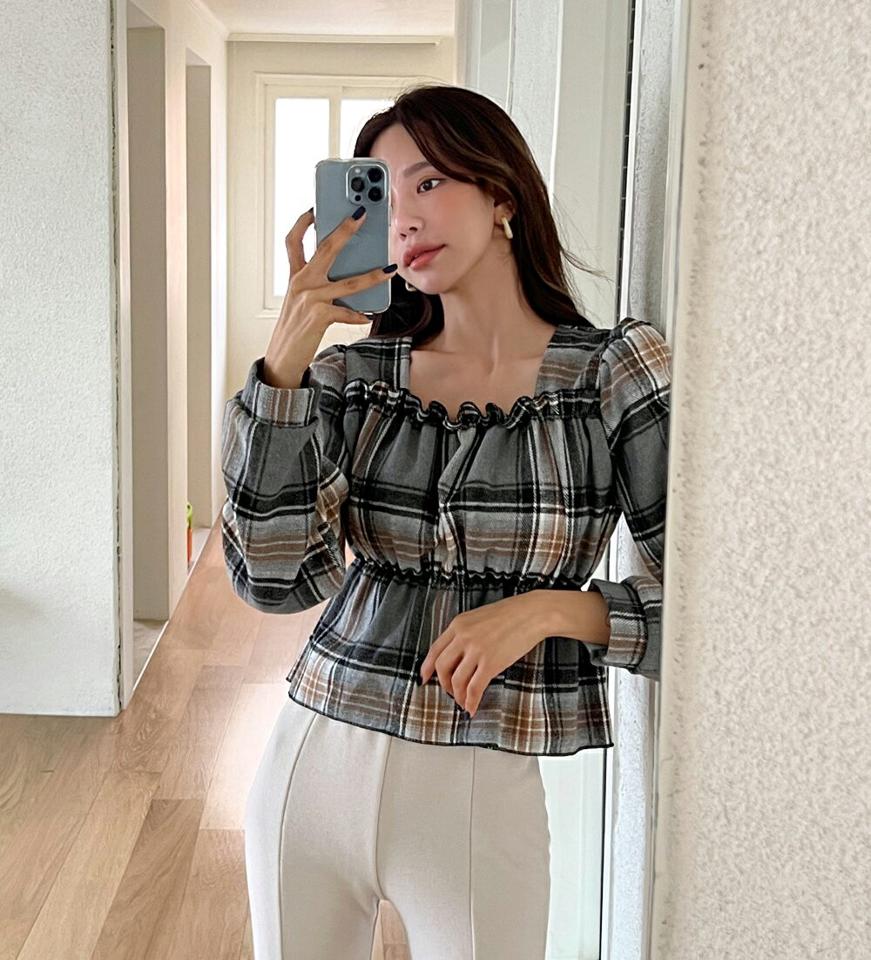 チェックスクエアブラウス・全3色・t63211 レディース 【bl】韓国ファッション トップス ブラウス 長袖 スクエアネック チェック フリル 配色 シンプル 体型カバー ガーリー カジュアル フェミニン 秋 冬
