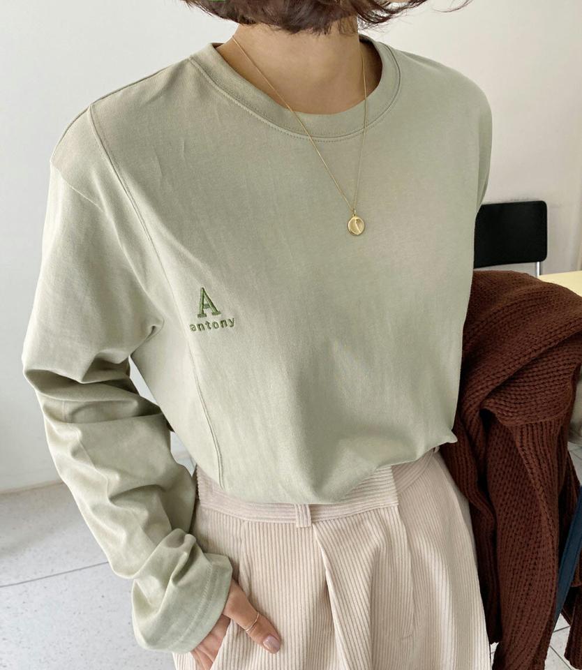 レタリングラウンドTシャツ・全3色・t65660 レディース 【tops】韓国ファッション トップス Tシャツ 大人 長袖 ラウンドネック レタリング ロゴ シンプル カジュアル 体型カバー ルーズ 細身 フェミニン デイリー 秋 冬