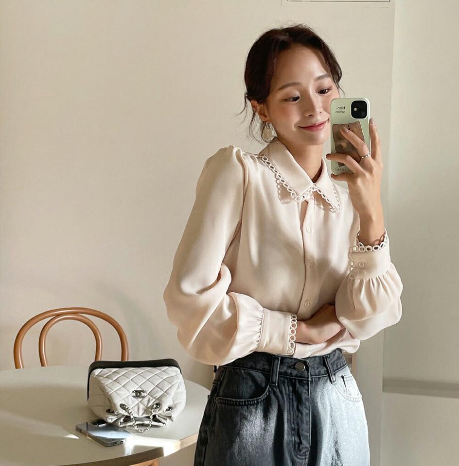 サークルレースカラーブラウス・全2色・b65666 レディース 【bl】韓国ファッション トップス ブラウス 長袖 カラーネック サークルレース カフス ギャザー 無地 シンプル 大人 体型カバー カジュアル フェミニン 秋 冬