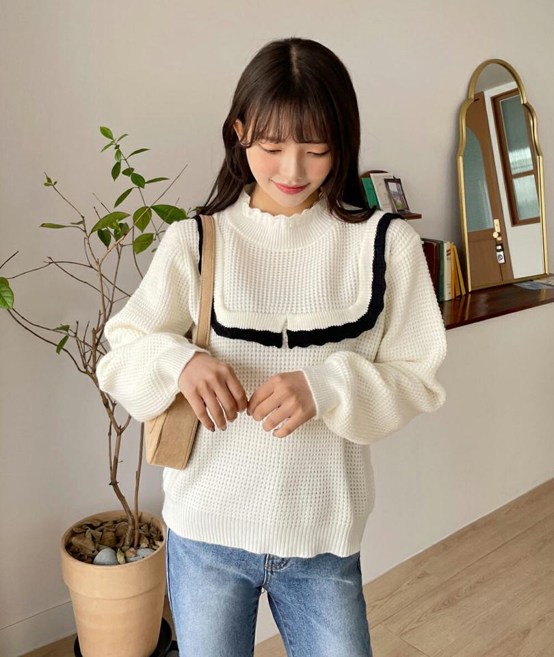 配色フリルハーフネックニット・全2色・b01513 レディース 【tops】韓国ファッション トップス ニット 長袖 ハーフネック 配色 フリル スリット フェミニン ワッフル編み 異素材 シンプル ルーズ デイリー ガーリー カジュアル 秋 冬 NIJU