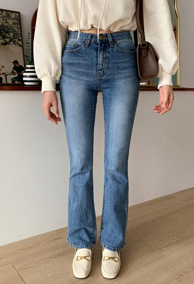 フレアウォッシュドブルーデニムパンツ・全1色・t01535 レディース 【pt】韓国ファッション ボトムス パンツ ロング ロングパンツ デニムパンツ デニム フレア ウォッシュド ロング丈 シンプル 足長 体型カバー カジュアル デイリー 秋 冬 NIJU