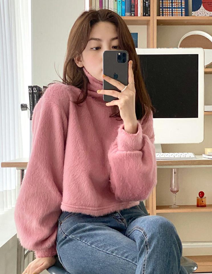 フェイクファータートルネックTシャツ・全4色・t62932 レディース 【tops】韓国ファッション トップス Tシャツ 大人 長袖 タートルネック フェイクファー クロップド丈 無地 シンプル 体型カバー フェミニン カジュアル デイリー ガーリー 秋 冬248