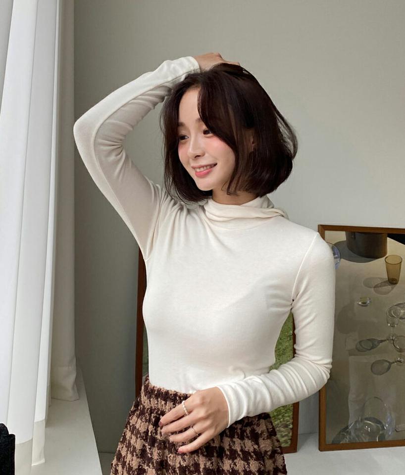 フードハイネックTシャツ・全4色・t66279 レディース 【tops】韓国ファッション トップス Tシャツ 大人 長袖 ハイネック フード レーヨン混 無地 シンプル カジュアル 体型カバー スリム 細身 フェミニン デイリー 秋 冬