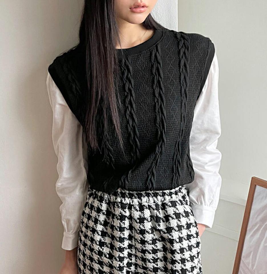 ケーブルスリーブ配色ニット・全3色・t66281 レディース 【tops】韓国ファッション トップス ニット 大人 長袖 ラウンドネック ケーブル編み シャツ風 スリーブ 配色 シンプル 体型カバー フェミニン カジュアル デイリー ガーリー 秋 冬