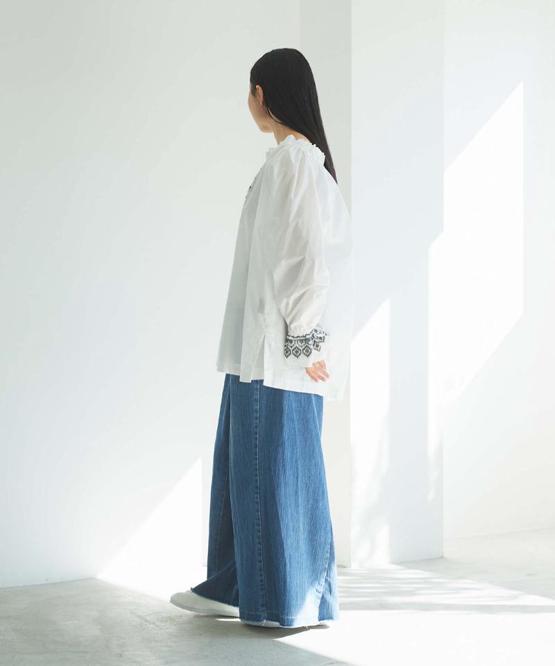 ○刺繍ギャザーブラウス（cardo fabrica）