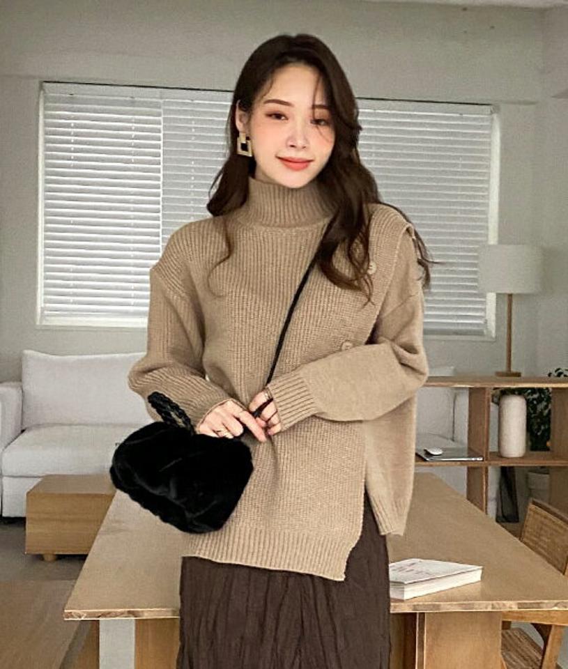 【マラソン特価】アンバランスボタンニット・全3色・b00690 レディース 【tops】トップス ニット 年上 大人 長袖 ハーフネック アンバランス丈 ボタン ワイド リブ ユニーク 異素材 シンプル フェミニン インしない 秋 冬 韓国ファッション ハイホリHIHOLLI