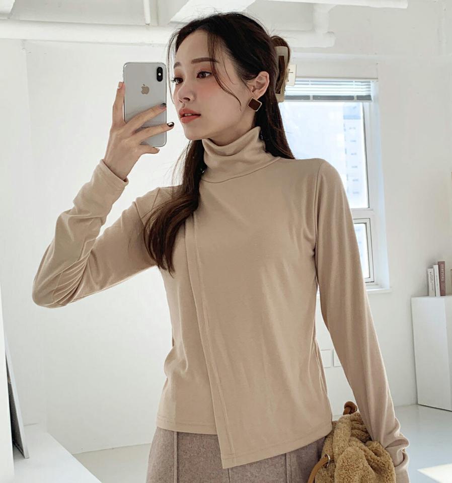 スリットタートルネックTシャツ・全4色・b71092 レディース 【tops】トップス Tシャツ 長袖 タートルネック スリット ユニーク カジュアル ラフ 秋 冬 韓国ファッション ハイホリHIHOLLI