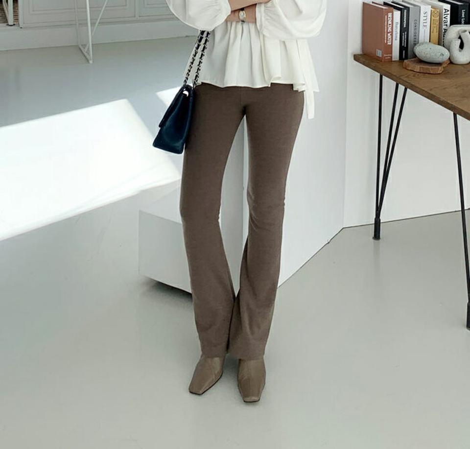 裏起毛スウェットフレアパンツ・全3色・b71123 レディース 【pt】パンツ ズボン ロングパンツ 長ズボン フレア スウェット 裏起毛 単色 無地 シンプル ベーシック ウエストゴム カジュアル ラフ 冬 韓国ファッション ハイホリHIHOLLI