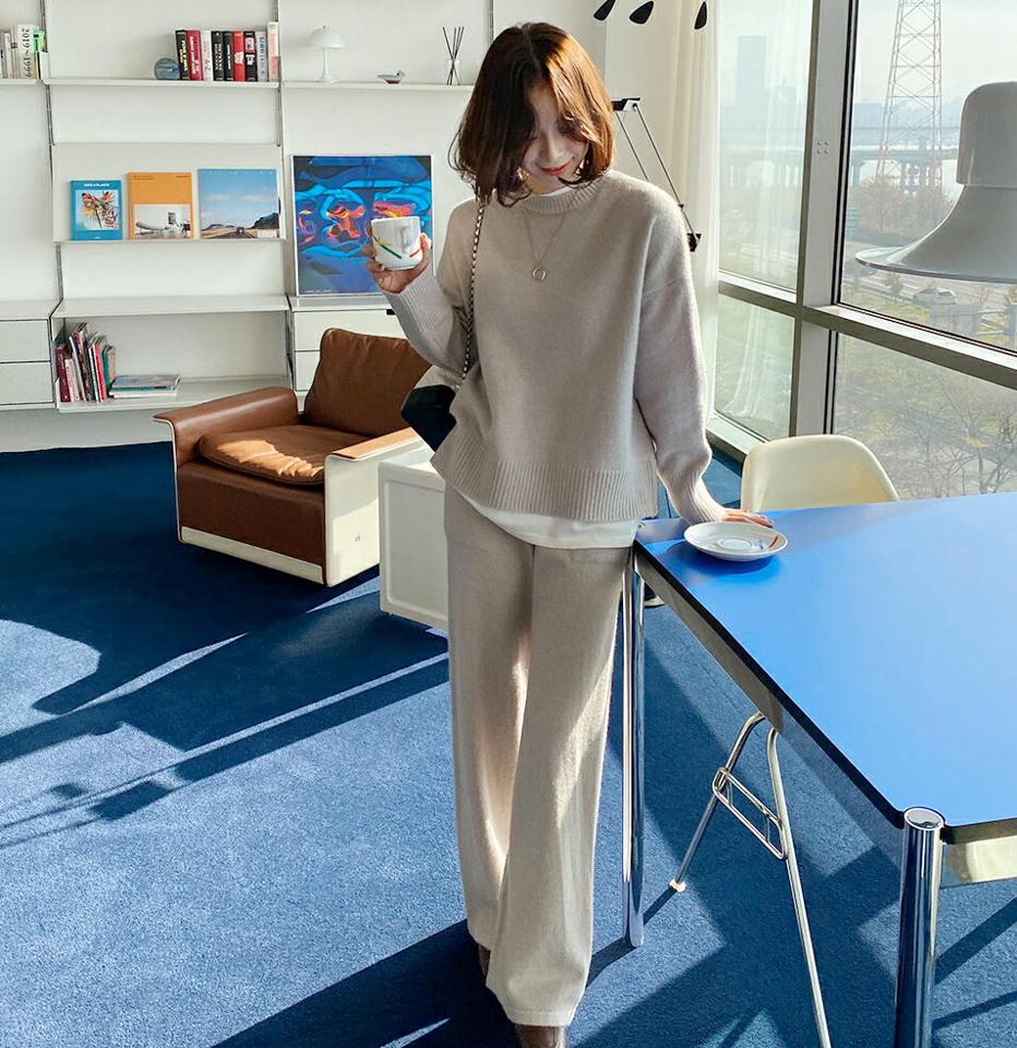 レイヤード調ラウンドニット&パンツSET・全3色・t63263 レディース 【pt】韓国ファッション ボトムス ロング ロングパンツ ニット セットアップ 長袖 ラウンドネック レイヤード調 ウール混 体型もカバー 無地 ベーシック シンプル カジュアル 秋 冬