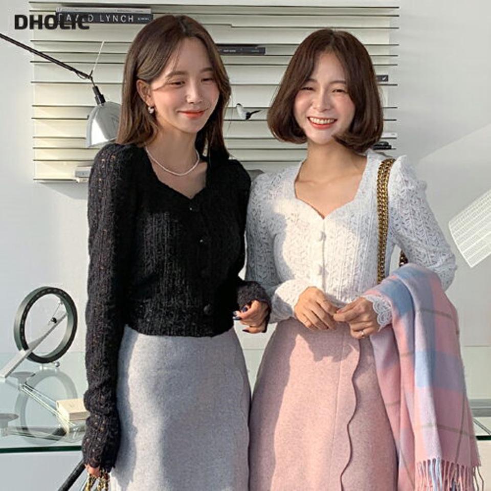 起毛ハートネックレースブラウス・全4色・t63253 レディース 【bl】韓国ファッション トップス ブラウス 長袖 ハートネック 起毛 レース フリル クロップド丈 ボタン シンプル 大人 異素材 体型カバー カジュアル フェミニン 秋 冬