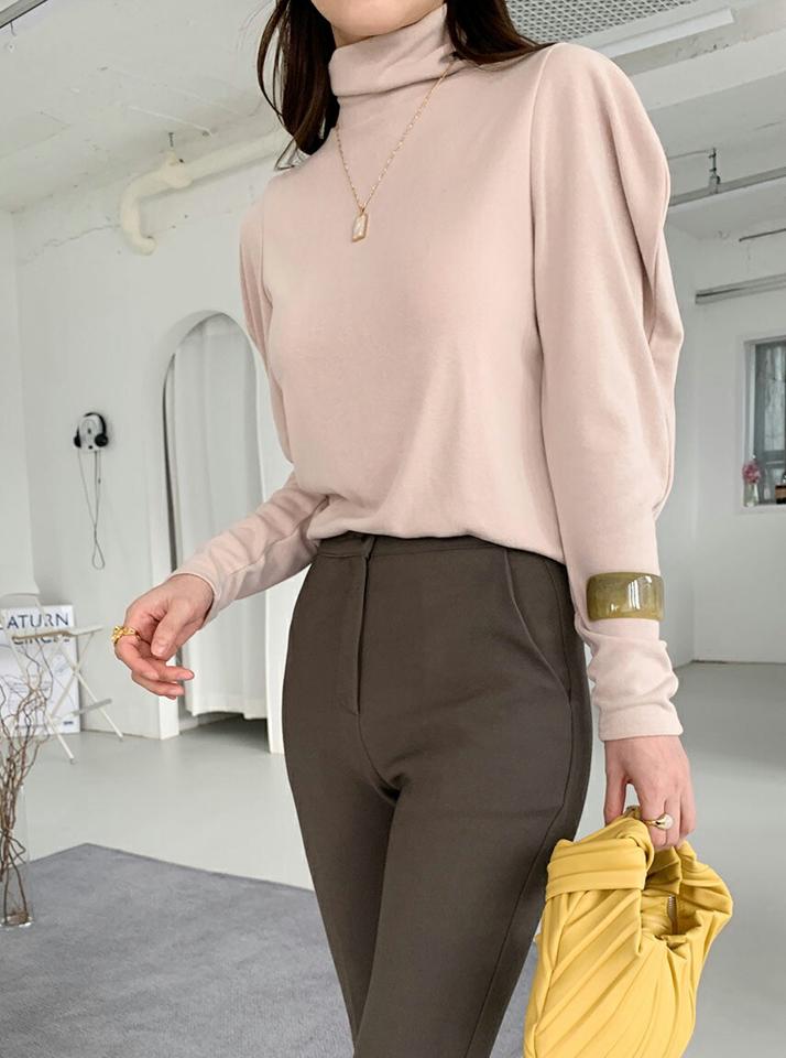 両起毛ハイネックパフショルTシャツ・全4色・b00404 レディース 【tops】トップス Tシャツ 長袖 パフショルダー パフ袖 ハイネック 起毛 裏起毛 単色 無地 シンプル ベーシック 大人 秋 冬 韓国ファッション ハイホリHIHOLLI