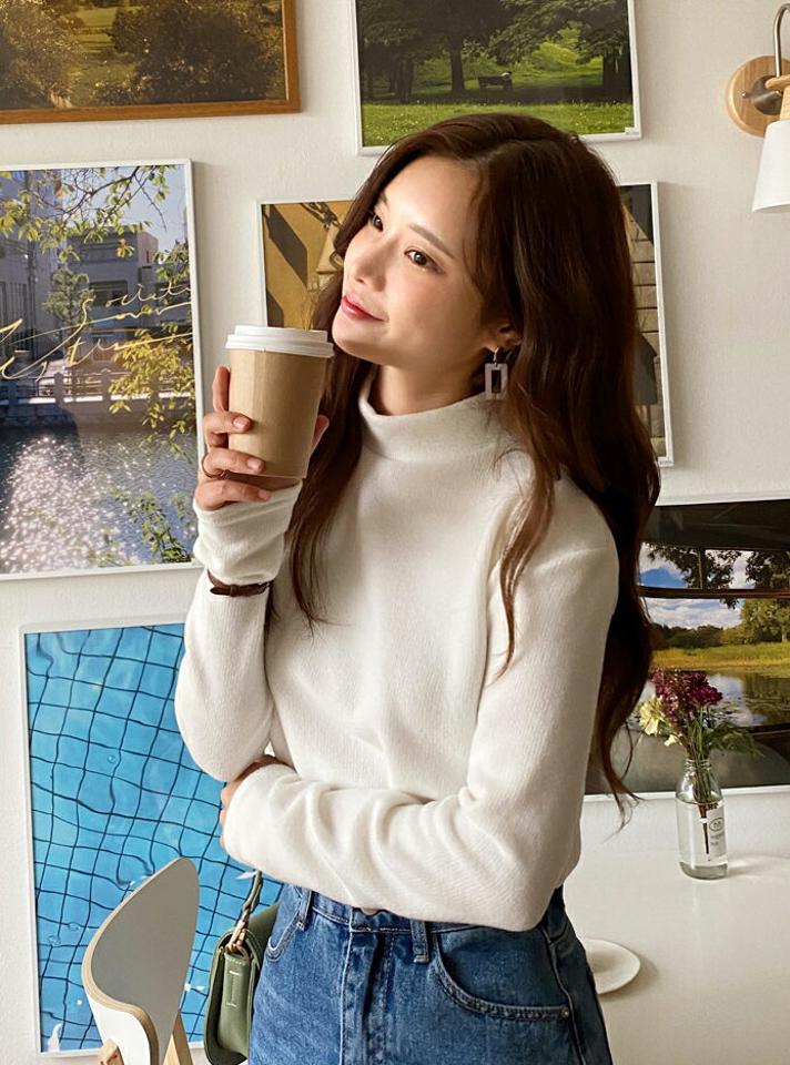 起毛ハーフネックTシャツ・全5色・t65743 レディース 【tops】韓国ファッション トップス Tシャツ 大人 長袖 ハーフネック 起毛 ドロップショルダー 無地 ベーシック シンプル スリム 体型カバー デイリー フェミニン カジュアル 秋 冬