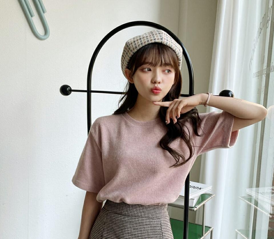 起毛ラウンドネック半袖Tシャツ・全6色・b01587 レディース 【tops】韓国ファッション トップス Tシャツ 半袖 ラウンドネック 起毛 ソフトタッチ ハーフスリーブ 異素材 ルーズ 無地 シンプル フェミニン ガーリー カジュアル 秋 冬 NIJU
