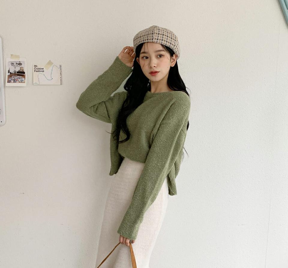 クロップドブークレニット・全5色・t01591 レディース 【tops】韓国ファッション トップス ニット 長袖 ラウンドネック クロップド丈 ブークレ ウール混 カラーニット アルパカ混 フェミニン 無地 シンプル ルーズ ガーリー カジュアル 秋 冬 NIJU
