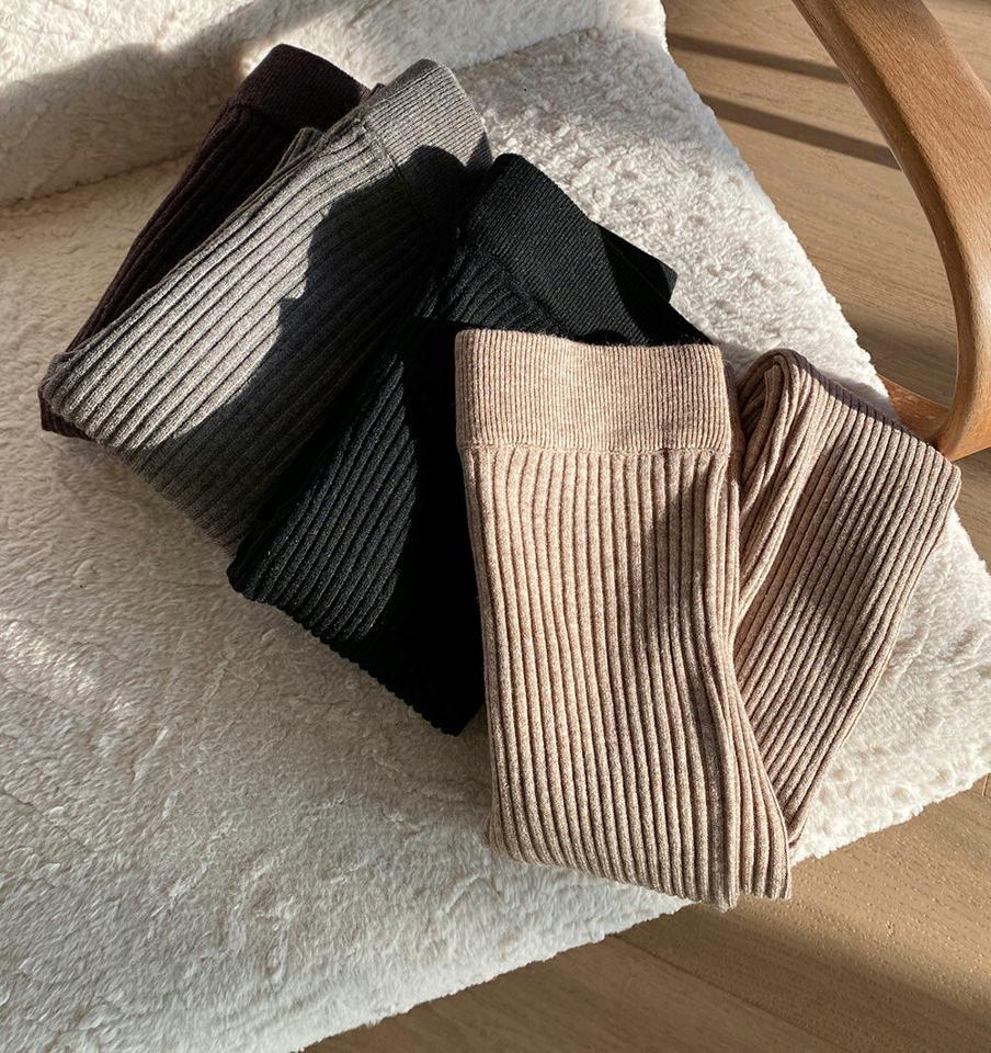 リブレギンス・全4色・t71241 レディース 【pt】パンツ ズボン レギンス リブ 単色 無地 シンプル ベーシック カジュアル ラフ ワンマイルウェア ウエストゴム リブニット リブパンツ ニット秋 冬 韓国ファッション ハイホリHIHOLLI