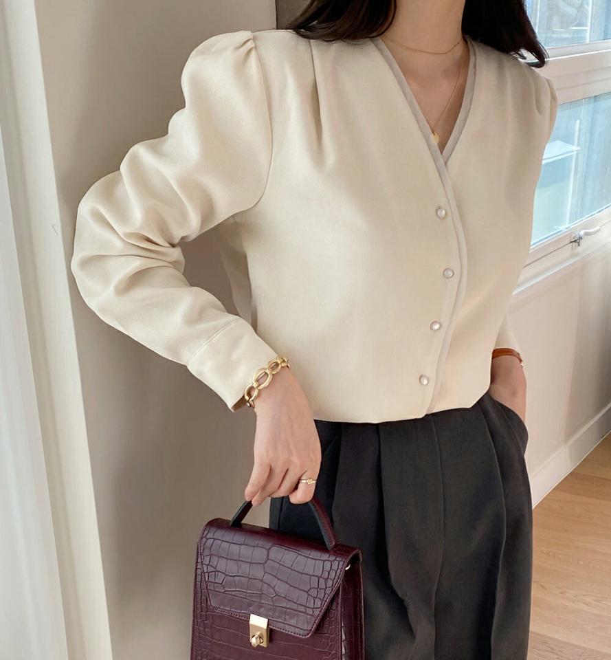 即日配送 スエード調Vネックボタンブラウス・全2色・t71284 レディース 【bl】トップス ブラウス 長袖 Vネック 単色 無地 シンプル 大人 グリーン みどり 緑 秋 冬 韓国ファッション ハイホリHIHOLLI