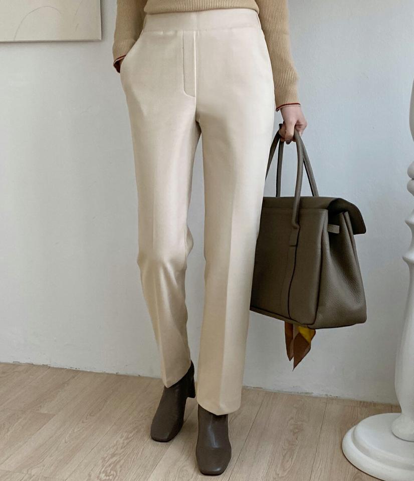 裏起毛スリムストレートパンツ・全2色・b00739 レディース 【pt】パンツ ズボン ロングパンツ ストレートパンツ スリム 単色 無地 シンプル ソフト ベーシック 大人 オフィスカジュアル きれいめ 裏起毛 冬 韓国ファッション ハイホリHIHOLLI