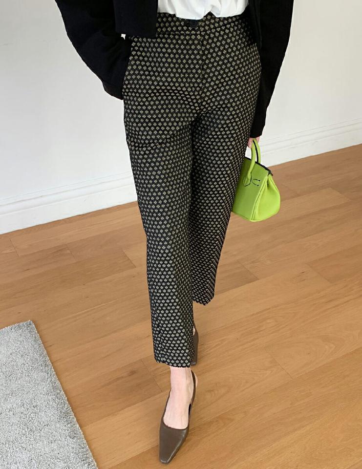 エスニックスリムスラックス・全2色・b00472 レディース 【pt】パンツ ズボン スラックス クロップド丈 ロングパンツ エスニック柄 総柄 スリム ポケット 大人 秋 冬 韓国ファッション ハイホリHIHOLLI