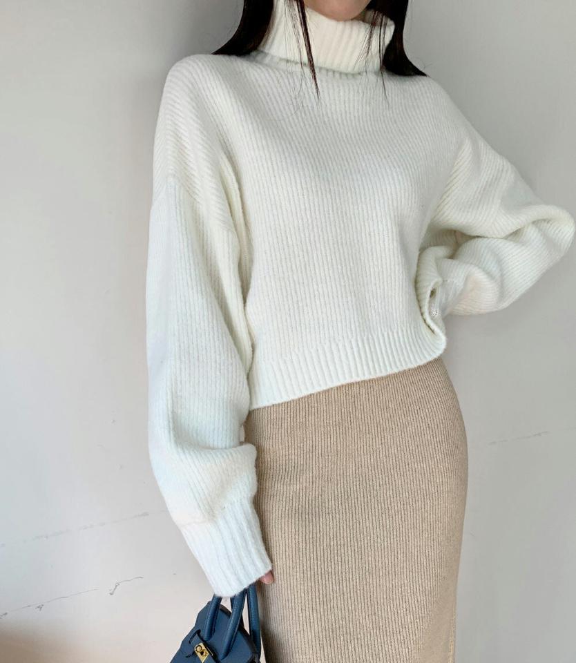 タートルネッククロップドニット・全4色・t00457 レディース 【tops】トップス ニット 長袖 クロップド丈 短丈 タートルネック ハイネック 単色 無地 ベーシック ゆったり 萌え袖 ショート丈 オーバーサイズ 秋 冬 韓国ファッション ハイホリHIHOLLI