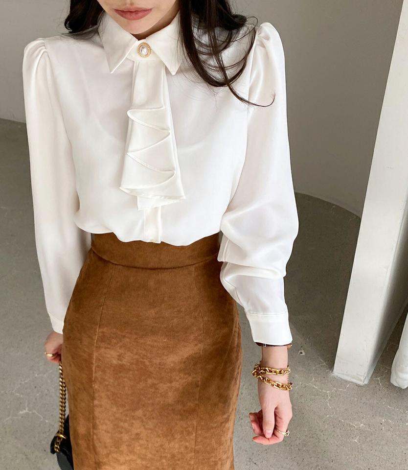 ラッフル付パール調ボタンブラウス・全4色・t00453 レディース 【bl】トップス ブラウス 長袖 パールボタン ラッフル フリル フェミニン 上品 きれいめ 大人 オフィスカジュアル パフスリーブ パフ袖 秋 冬 韓国ファッション ハイホリHIHOLLI