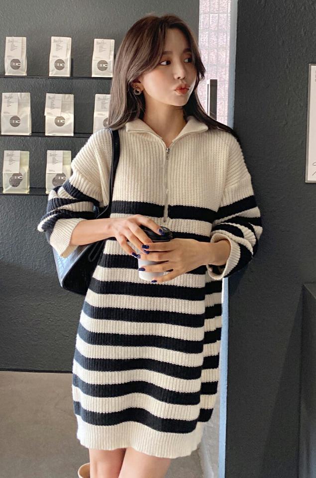 ボーダーハーフジップロングニット・全2色・t63305 レディース 【tops】韓国ファッション トップス ニット 大人 長袖 ハイネック ボーダー ハーフジップ ロングニット ウール混 シンプル 体型カバー フェミニン カジュアル デイリー 秋 冬