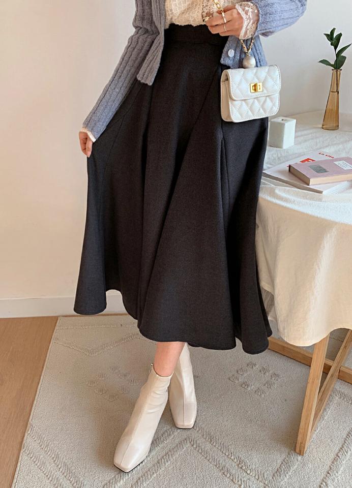 ロングフレアスカート・全2色・b62992 レディース 【sk】韓国ファッション ボトムス スカート ロング ロングスカート フレア Aライン ロング丈 ミディ丈 無地 ベーシック シンプル 大人 ガーリー カジュアル フェミニン 秋 冬