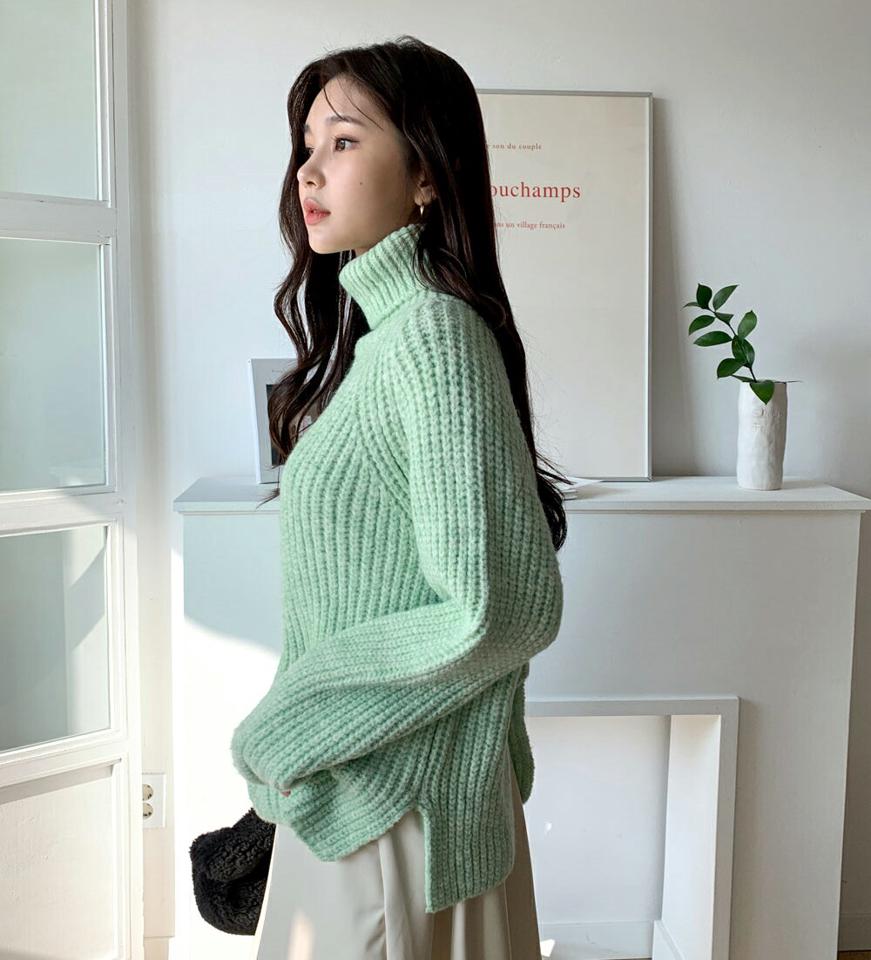アルパカ混スリットタートルネックニット・全5色・t62997 レディース 【tops】韓国ファッション トップス ニット 大人 長袖 タートルネック アルパカ混 スリット 厚手 ラグラン 無地 シンプル ルーズ 体型カバー フェミニン カジュアル 秋 冬
