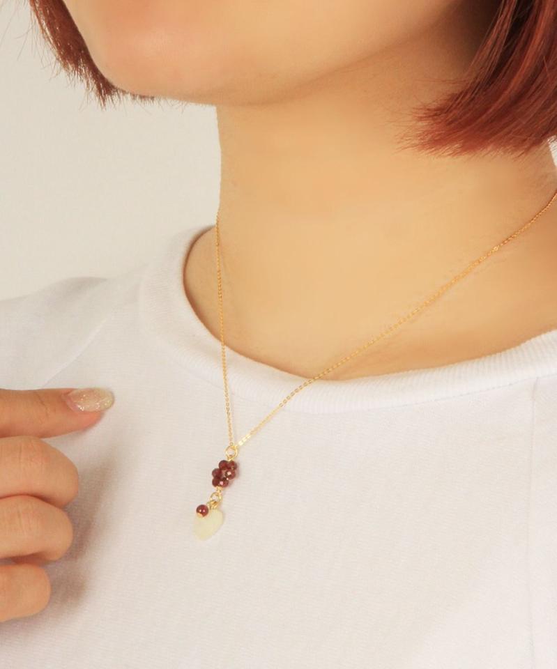 【１月誕生石】ガーネット×シェルハートネックレス
