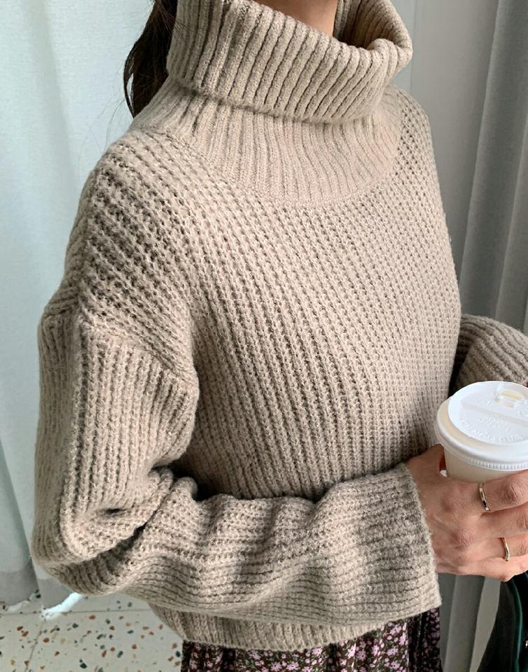 【只今10%OFF】タートルネッククロップドニット・全5色・t65838 レディース 【tops】韓国ファッション トップス ニット 大人 長袖 タートルネック クロップド丈 カラーニット 無地 シンプル ルーズ ドロップショルダー 異素材 体型カバー フェミニン 秋 冬【ニットセール】