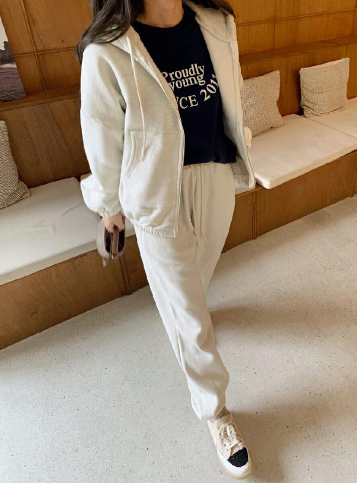 裏起毛マフポケフードジップアップ&ジョガーパンツSET・全4色・t65852 レディース 【jk】韓国ファッション アウター ジップアップ ジョガーパンツ セットアップ 長袖 フード 裏起毛 マフポケット シンプル 体型カバー カジュアル 秋 冬