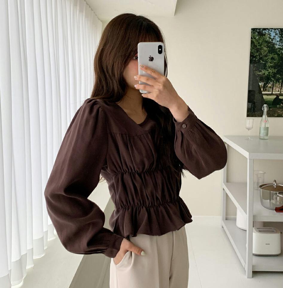ラウンドシャーリングブラウス・全5色・t01650 レディース 【bl】韓国ファッション トップス ブラウス 長袖 ラウンドネック シャーリング パフショルダー 無地 大人 シンプル フェミニン 上品 体型カバー 細身 ガーリー 秋 冬 NIJU