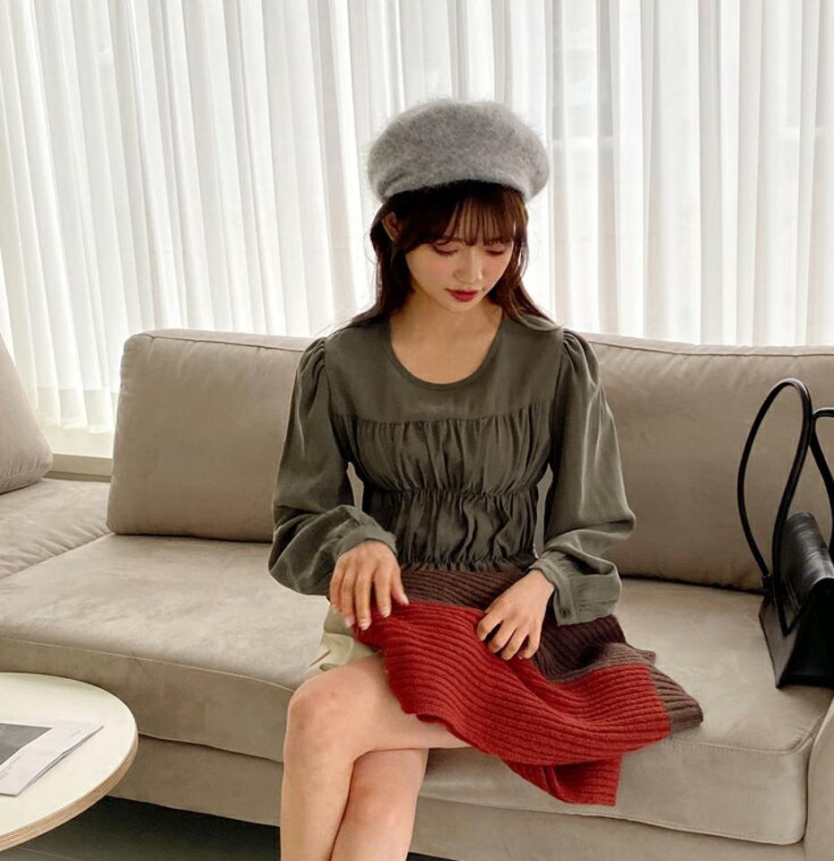 ラウンドシャーリングブラウス・全5色・t01650 レディース 【bl】韓国ファッション トップス ブラウス 長袖 ラウンドネック シャーリング パフショルダー 無地 大人 シンプル フェミニン 上品 体型カバー 細身 ガーリー 秋 冬 NIJU