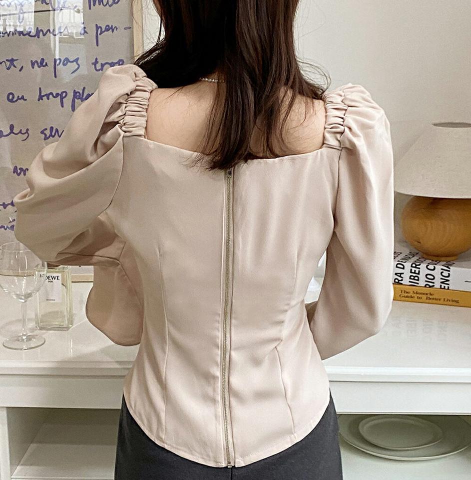 ショルダーゴムフリルブラウス・全3色・t65870 レディース 【bl】韓国ファッション トップス ブラウス 長袖 Vネック ショルダーゴム フリル スリム クロップド丈 無地 シンプル 大人 体型カバー カジュアル フェミニン 秋 冬