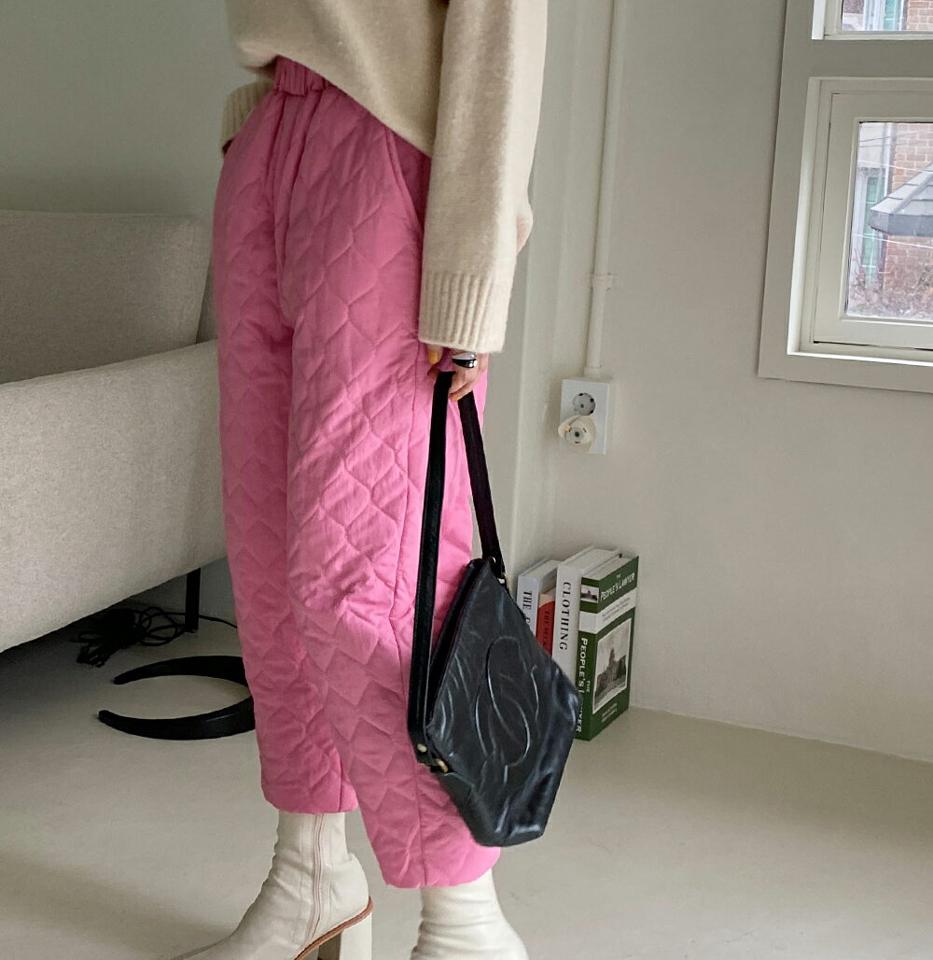 ウエストゴムキルトバルーンパンツ・全3色・b65942 レディース 【pt】韓国ファッション ボトムス ロング ロングパンツ ウエストゴム キルトパンツ カラーパンツ バルーン ワイド ポケット シンプル 体型カバー カジュアル フェミニン 秋 冬