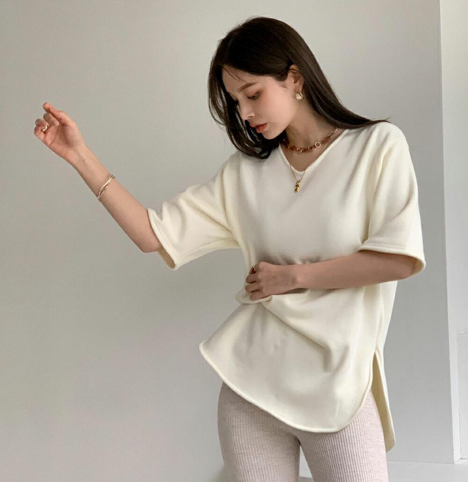 裏起毛ラウンドヘム半袖Tシャツ・全5色・b00491 レディース 【tops】トップス Tシャツ 半袖 ハーフスリーブ ラウンドヘム 裏起毛 単色 無地 シンプル ベーシック ソフト カジュアル ラフ サイドスリット 秋 冬 韓国ファッション ハイホリHIHOLLI
