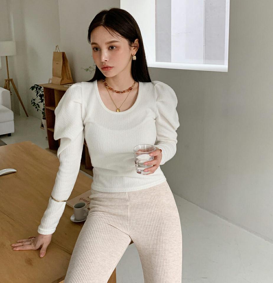 起毛リブパワショルTシャツ・全4色・t00489 レディース 【tops】トップス Tシャツ 長袖 パフショルダー パフ袖 起毛 単色 無地 シンプル フェミニン リブ 秋 冬 韓国ファッション ハイホリHIHOLLI