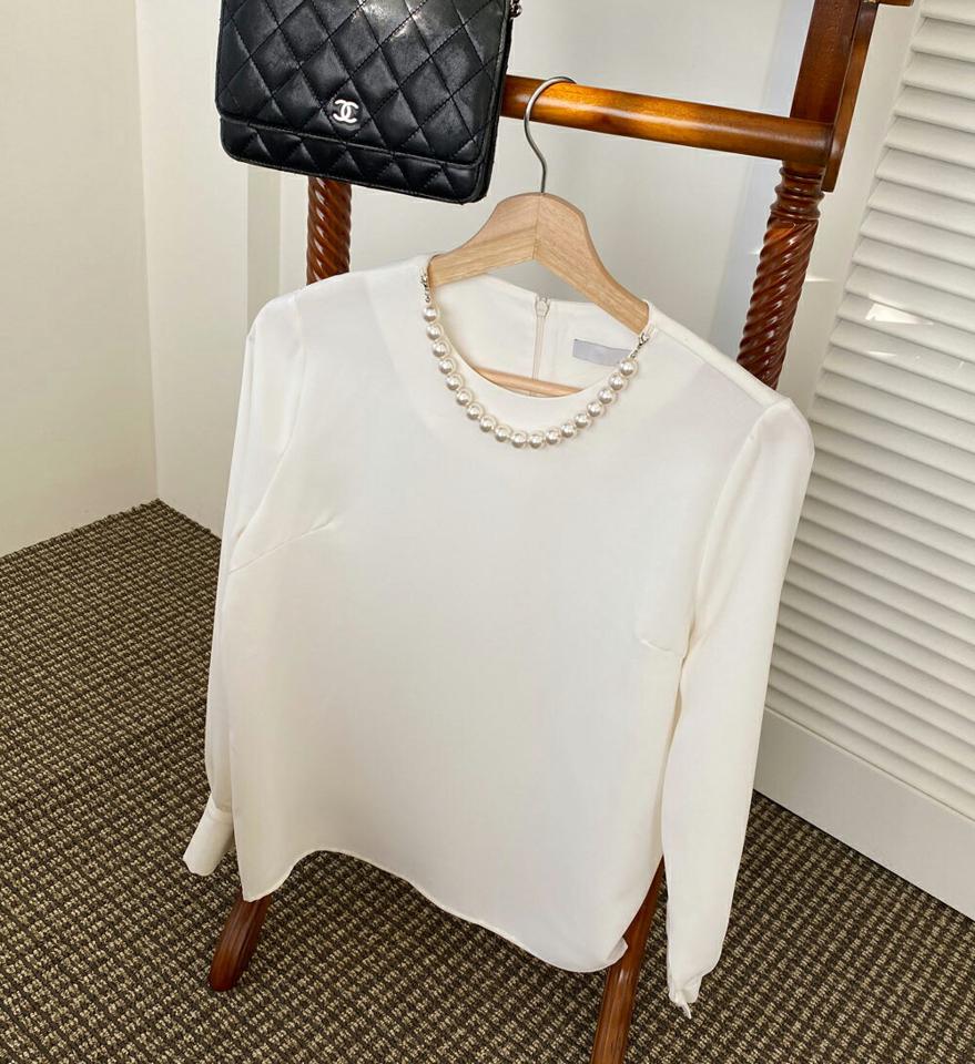 パールアクセ付ラウンドネックブラウス・全3色・b71281 レディース 【bl】トップス ブラウス 長袖 ラウンドネック パールネックレス フェミニン 上品 ユニーク シンプル 襟 秋 冬 韓国ファッション ハイホリHIHOLLI