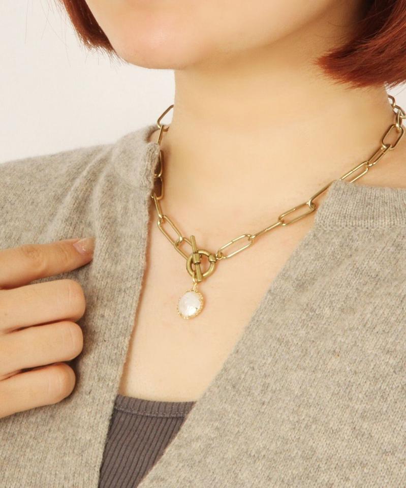 【マンテル金具】ブラスチェーン×淡水パールネックレス