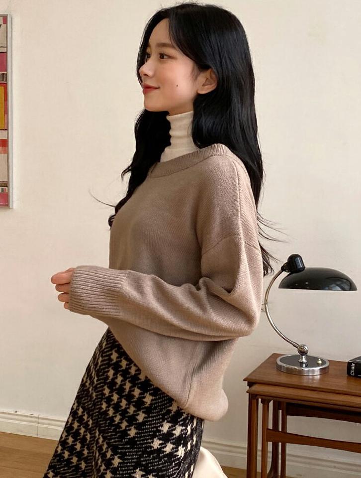 アンバランスネックルーズニット・全3色・b01730 レディース 【tops】韓国ファッション トップス ニット 長袖 アンバランスネック ルーズ ドロップショルダー フェミニン ユニーク 無地 シンプル デイリー 体型カバー 秋 冬 NIJU