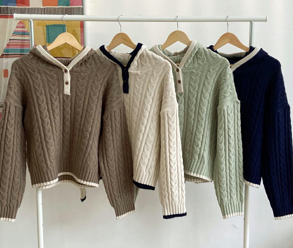 配色ケーブルフードニット・全4色・t01759 レディース 【tops】韓国ファッション トップス ニット 長袖 フード 配色 ケーブル編み ツイスト フェミニン シンプル デイリー 異素材 体型カバー カジュアル 秋 冬 NIJU