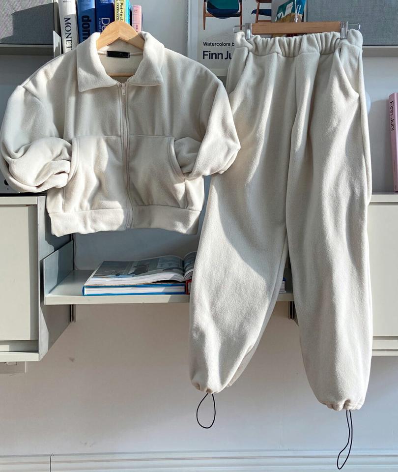 クロップドフリースジャンパー&2WAYフリースパンツSET・全4色・t01755 レディース 【jk】韓国ファッション アウター ジャンパー パンツ セットアップ 長袖 カラーネック ジップアップ フリース 無地 シンプル カジュアル 秋 冬 NIJU