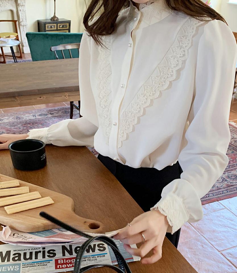 【新作10%OFF】Vスカラップレースブラウス・全3色・t66034 レディース 【bl】韓国ファッション トップス ブラウス 長袖 スタンドカラー Vスカラップ レース カフス ボタン シンプル 大人 体型カバー カジュアル フェミニン 秋 冬
