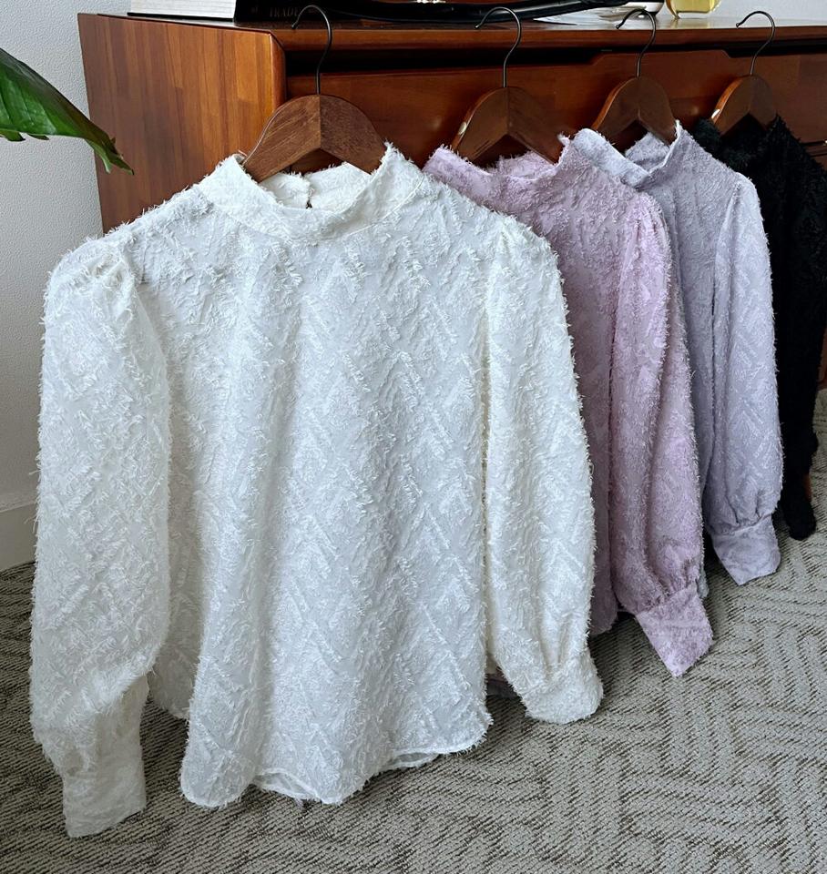 即日配送 フェザー風シアーブラウス・全4色・t66430 レディース 【bl】韓国ファッション トップス ブラウス 長袖 ハーフネック フェザー風 シアー シースルー パフスリーブ ユニーク シンプル 大人 体型カバー カジュアル フェミニン 秋 冬